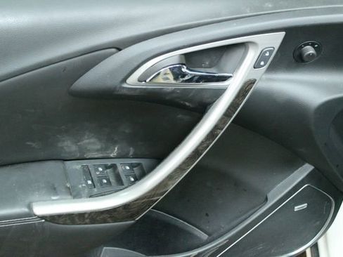 Used 2015 Buick Verano Leather image 12