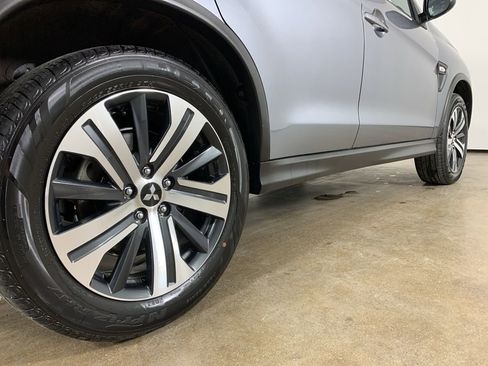 Used 2025 Mitsubishi Outlander Sport ES image 9