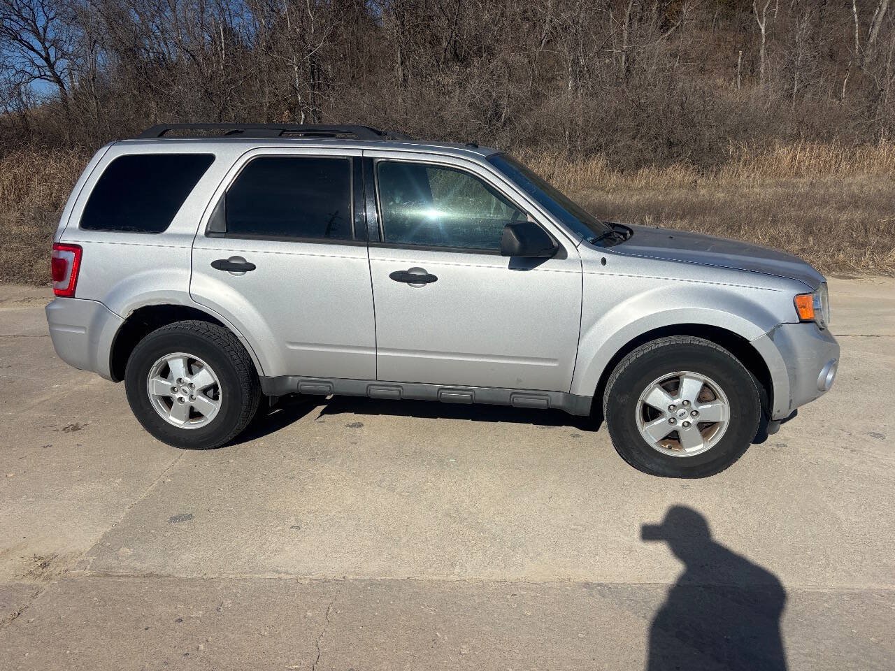 Used 2011 Ford Escape XLT FWD image 2
