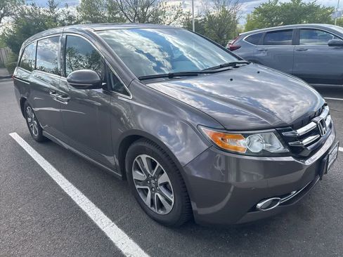 Used 2016 Honda Odyssey Touring Elite image 3