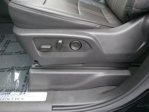 Used 2025 Chevrolet Silverado 1500 High Country w/ Midnight Edition image 25