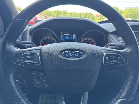 Used 2018 Ford Focus ST FWD image 33