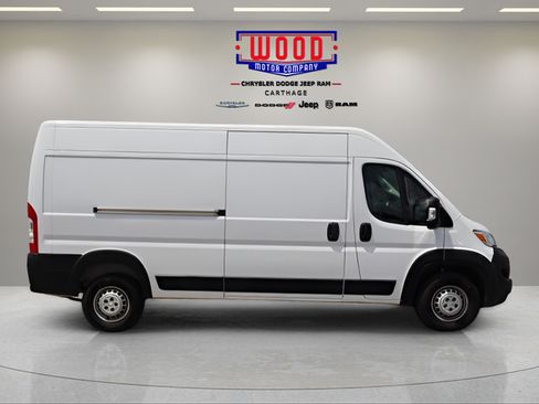 Used 2025 RAM ProMaster 2500 w/ Convenience Group FWD image 2