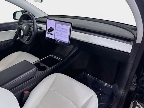 Used 2021 Tesla Model Y 2WD image 27
