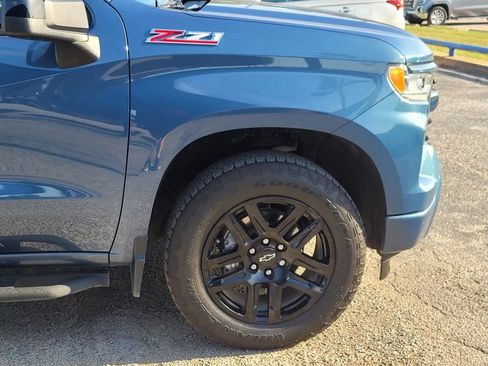 Used 2024 Chevrolet Silverado 1500 RST w/ Z71 Off-Road Package AWD/4WD image 7