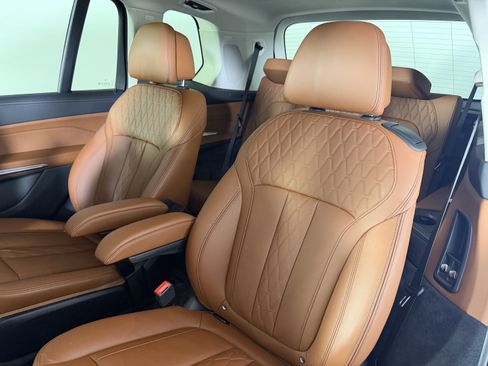 Used 2025 BMW X7 xDrive40i w/ Executive Package AWD/4WD image 16