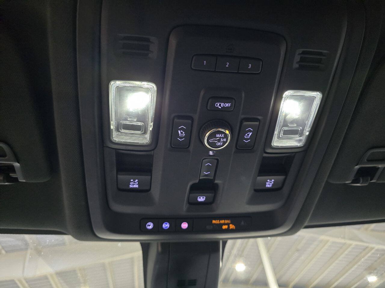 Used 2021 Chevrolet Tahoe Premier AWD/4WD image 42
