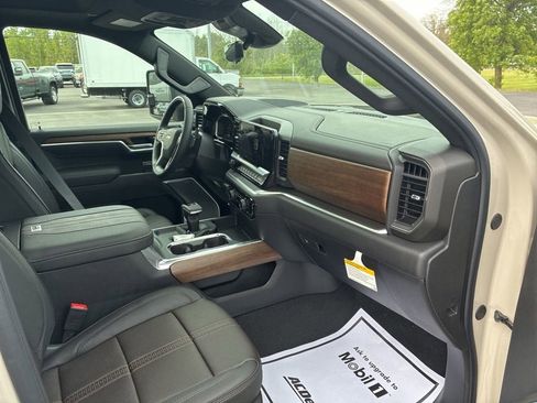 New 2026 Chevrolet Silverado 1500 High Country w/ Technology Package AWD/4WD image 45