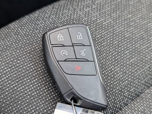 Used 2024 Chevrolet Traverse LT FWD image 34