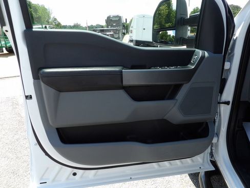 Used 2025 Ford F350 XLT AWD/4WD image 14