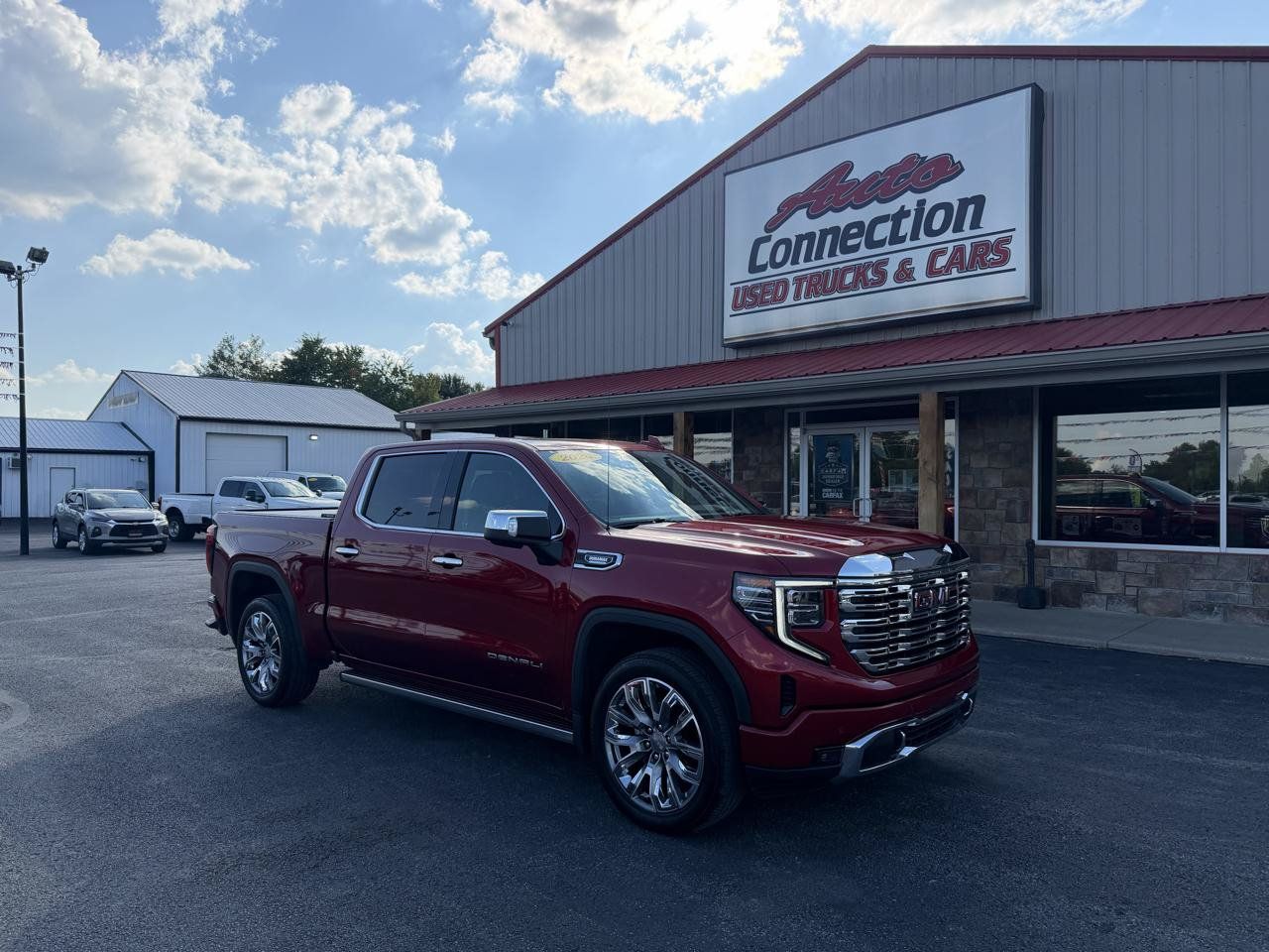 Used 2024 GMC Sierra 1500 Denali w/ Denali Reserve Package AWD/4WD image 1