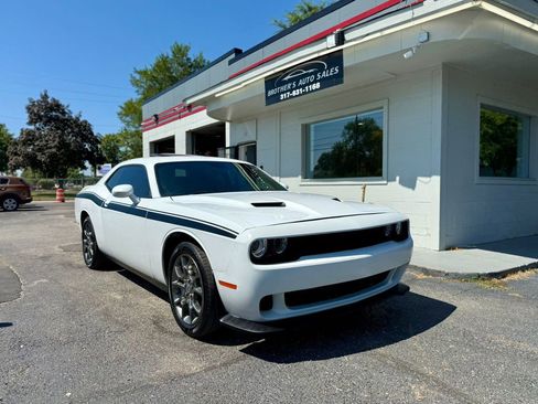 Used 2017 Dodge Challenger GT w/ Driver Convenience Group image 9