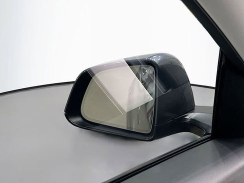 Used 2021 Tesla Model Y Long Range image 32