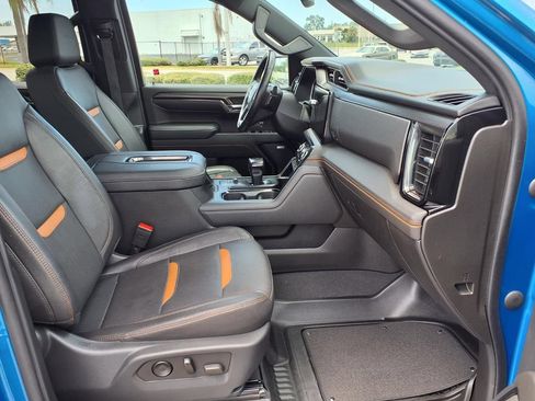 Used 2022 GMC Sierra 1500 AT4 w/ AT4 Premium Package AWD/4WD image 13