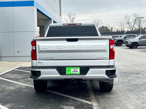 Used 2020 Chevrolet Silverado 1500 Custom w/ Custom Value Package image 5