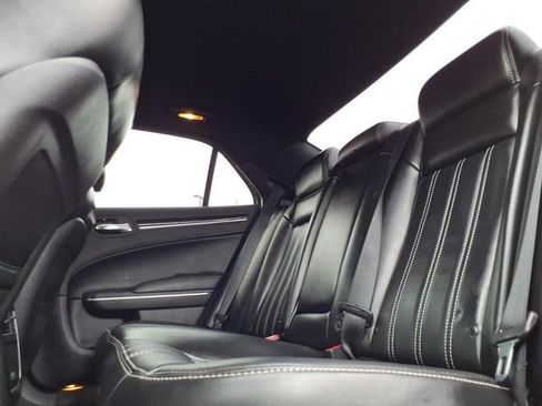 Used 2019 Chrysler 300 S image 13