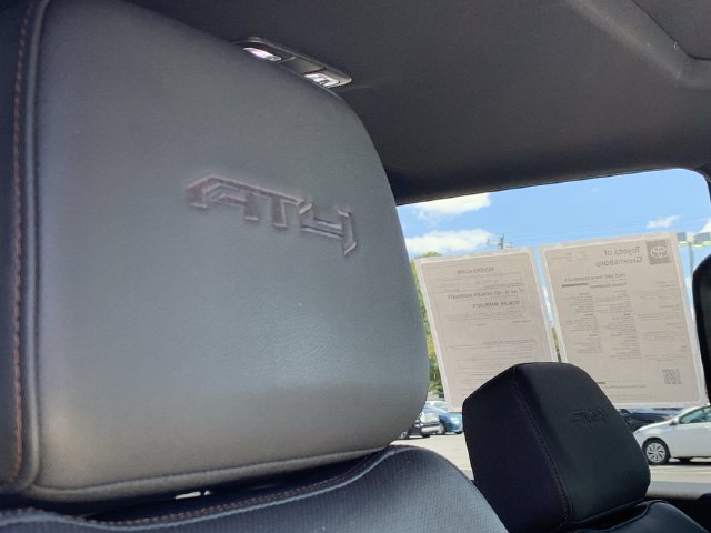 Used 2025 GMC Sierra 2500 AT4 w/ AT4 Premium Plus Package AWD/4WD image 13