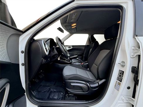 Used 2021 Kia Soul LX image 34