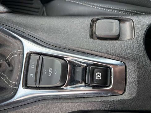Used 2022 Chevrolet Camaro LT w/ Technology Package RWD image 23
