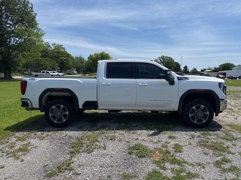 Used 2025 GMC Sierra 2500 SLE w/ SLE Value Package; AWD/4WD image 4