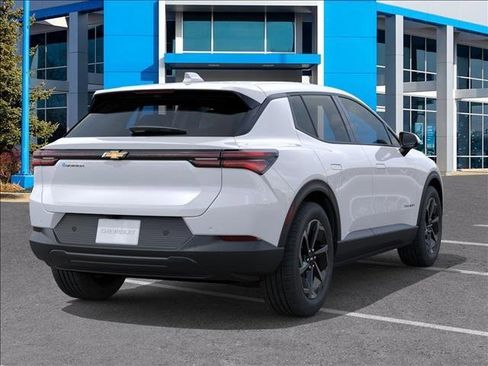 New 2026 Chevrolet Equinox EV LT image 4