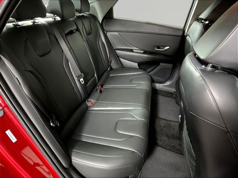 Used 2025 Hyundai Elantra Limited FWD image 24