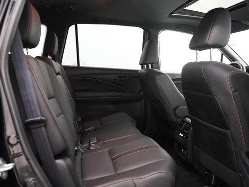 Used 2023 Honda Passport TrailSport image 14