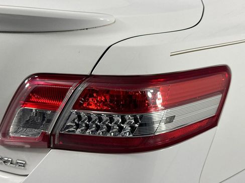 Used 2011 Toyota Camry XLE image 34