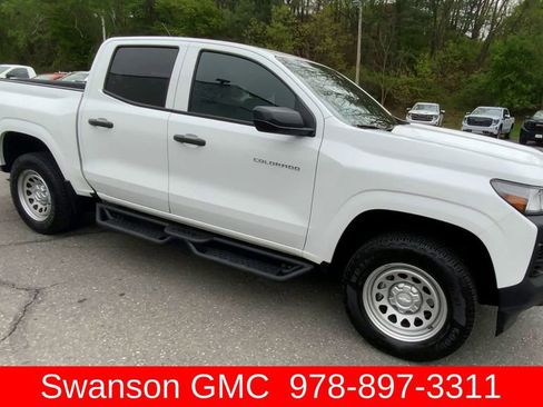 Used 2023 Chevrolet Colorado W/T w/ WT Convenience Package II AWD/4WD image 2