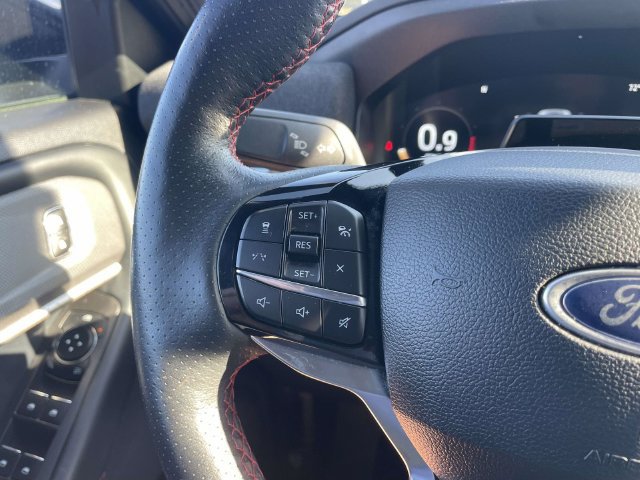 Used 2025 Ford Explorer ST-Line w/ ST-Line Street Pack AWD/4WD image 29