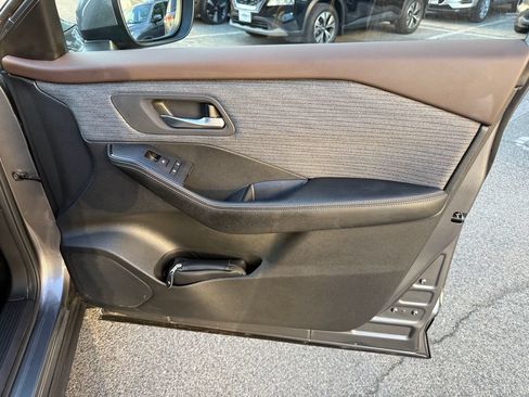 Used 2023 Nissan Rogue SV AWD/4WD image 29