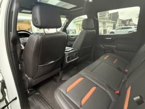 Used 2021 GMC Sierra 1500 AT4 w/ AT4 Preferred Package AWD/4WD image 5