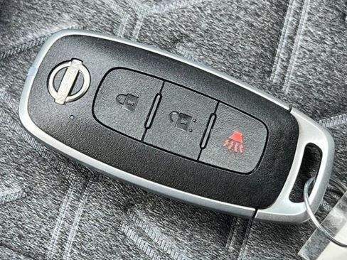 Certified 2025 Nissan Kicks SV image 25