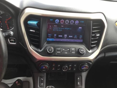 Used 2017 GMC Acadia Denali w/ Technology Package FWD image 17