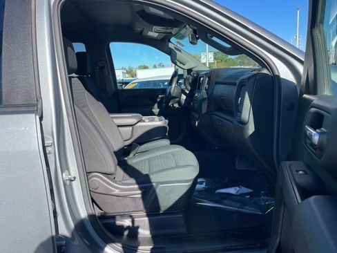 Used 2024 Chevrolet Silverado 2500 Custom w/ Custom Value Package image 14