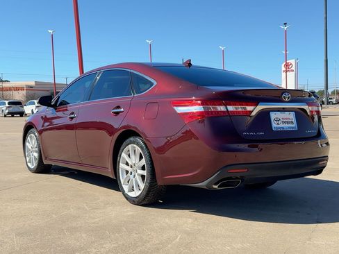 Used 2014 Toyota Avalon Limited w/ Technology Package image 3