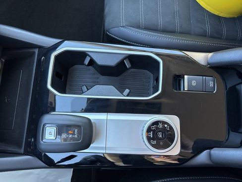 Used 2025 Mitsubishi Outlander SE FWD image 36