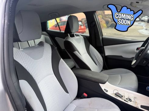 Used 2016 Toyota Prius Two FWD image 11