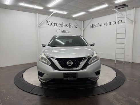 Used 2017 Nissan Murano S image 2