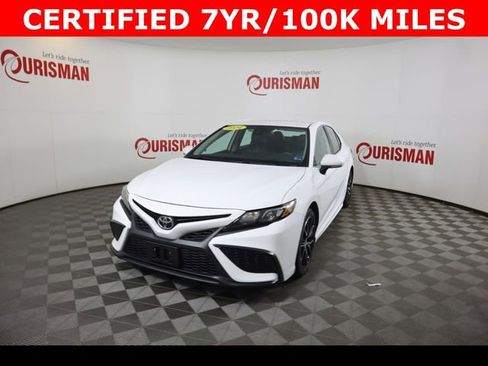 Used 2024 Toyota Camry SE image 2