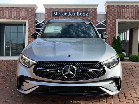 Certified 2025 Mercedes-Benz GLC 300 4MATIC image 2