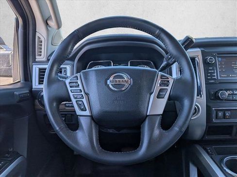 Used 2017 Nissan Titan SL RWD image 13