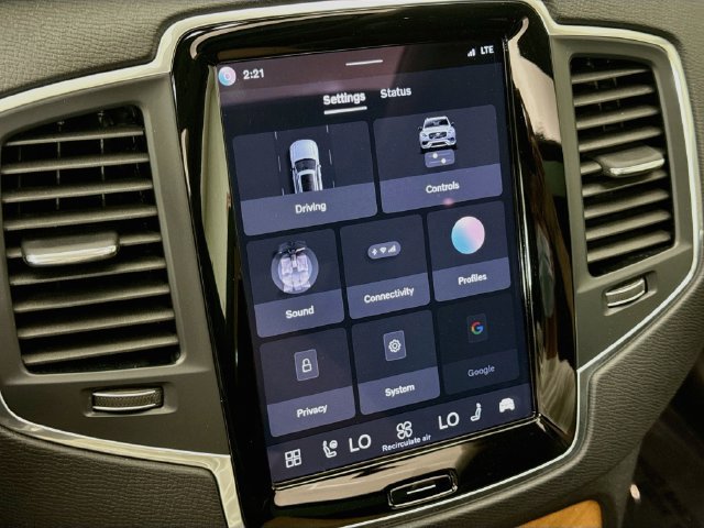 Used 2023 Volvo XC90 B6 Core w/ Climate Package AWD/4WD image 15