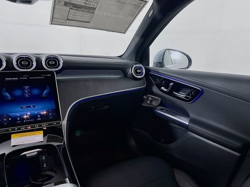 Used 2025 Mercedes-Benz GLC 350e GLC 350e image 26