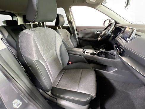 Used 2021 Nissan Rogue SV image 25