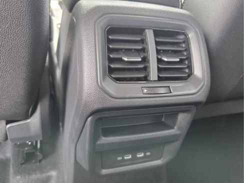 New 2026 Volkswagen Taos SE FWD image 12