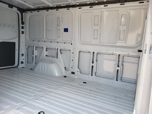 Used 2025 Mercedes-Benz Sprinter 2500 image 13