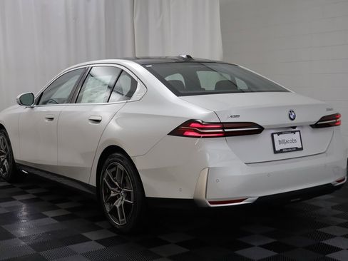 New 2026 BMW 530i xDrive image 14