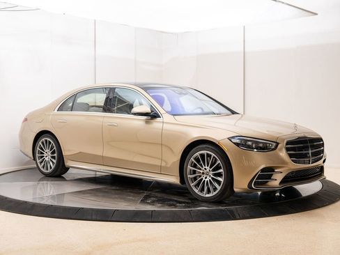 Used 2022 Mercedes-Benz S 500 4MATIC image 4