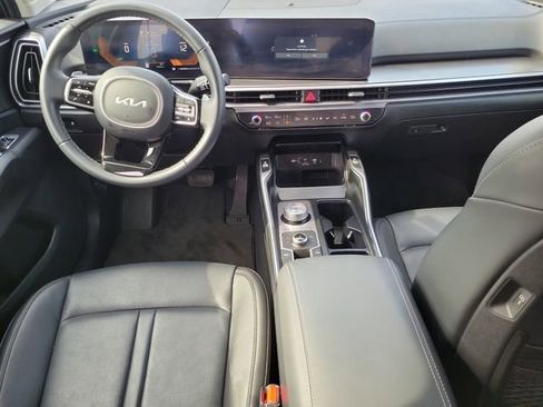 Certified 2025 Kia Sorento EX AWD/4WD image 16